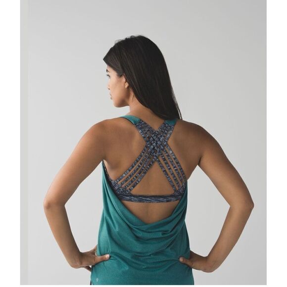 Lululemon Wild Tank with Built in Bra - Size: 4 - Picture 3 of 11